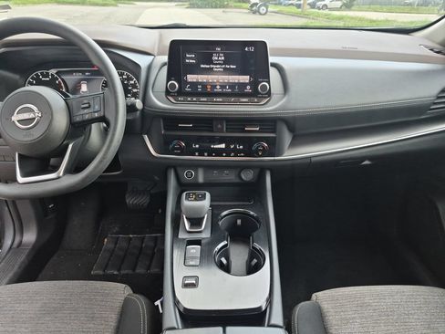 Used 2023 Nissan Rogue SV FWD image 12