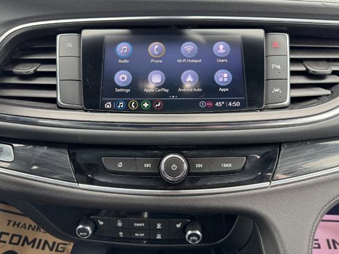 Used 2022 Buick Enclave Essence image 23