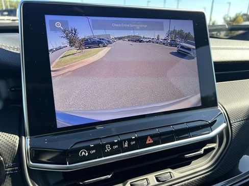 New 2026 Jeep Compass Latitude image 17