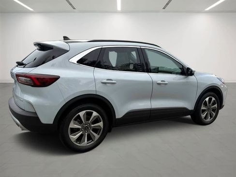 Used 2025 Ford Escape Platinum AWD/4WD image 4