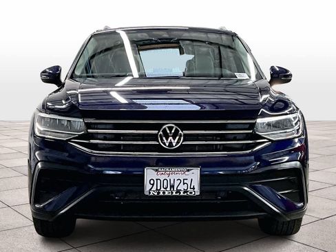 Used 2022 Volkswagen Tiguan SE image 3