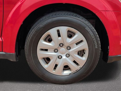 Used 2019 Dodge Journey SE FWD image 7
