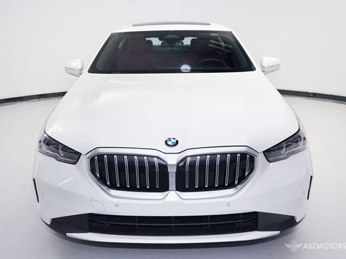 Used 2025 BMW 530i image 3