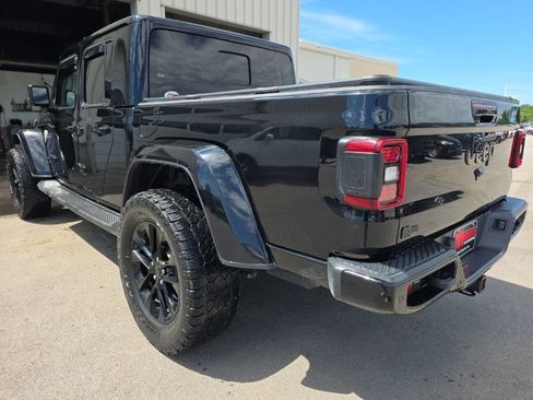 Used 2021 Jeep Gladiator Overland AWD/4WD image 7