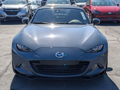 Used 2021 MAZDA MX-5 Miata Club w/ Appearance Package RWD image 11