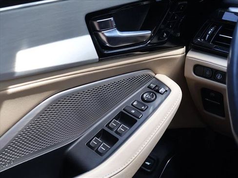 Certified 2023 Acura MDX SH-AWD w/ Technology Package image 12