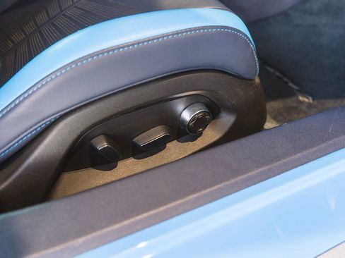 Used 2021 Chevrolet Corvette Stingray Premium Cpe w/ Z51 Performance Package image 31