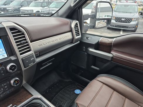 Used 2017 Ford F350 Platinum image 21