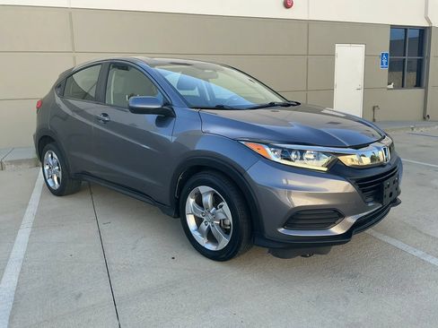 Used 2021 Honda HR-V LX image 3