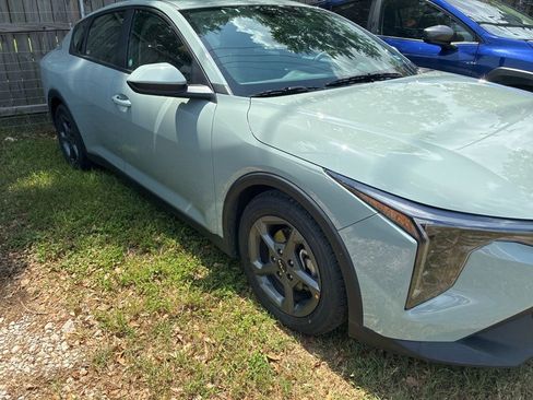 Used 2025 Kia K4 LXS image 4