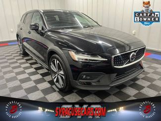 Used 2025 Volvo V60 B5 Cross Country Plus AWD/4WD video 1