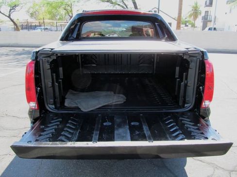 Used 2011 Cadillac Escalade EXT image 10