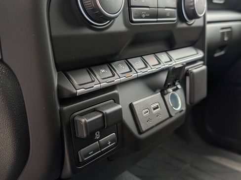 Used 2024 Chevrolet Silverado 1500 Custom w/ Rally Edition AWD/4WD image 19