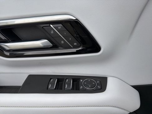 New 2025 Chevrolet Suburban Premier AWD/4WD image 38