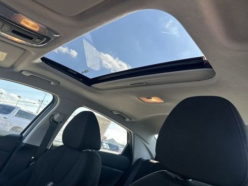 Used 2024 Hyundai Elantra SEL w/ Convenience Package image 21