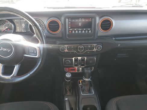 Used 2021 Jeep Gladiator Mojave w/ Cold Weather Group AWD/4WD image 10