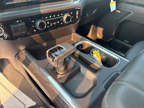 Certified 2025 Chevrolet Silverado 1500 LTZ AWD/4WD image 22
