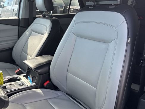Used 2021 Ford Explorer XLT w/ Equipment Group 202A image 2
