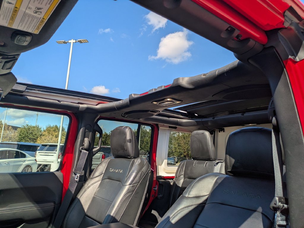 Used 2022 Jeep Wrangler Unlimited Sahara w/ LED Lighting Group AWD/4WD image 13