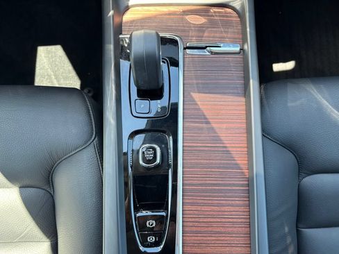 Certified 2024 Volvo XC60 B5 Plus w/ Protection Package Premier AWD/4WD image 30