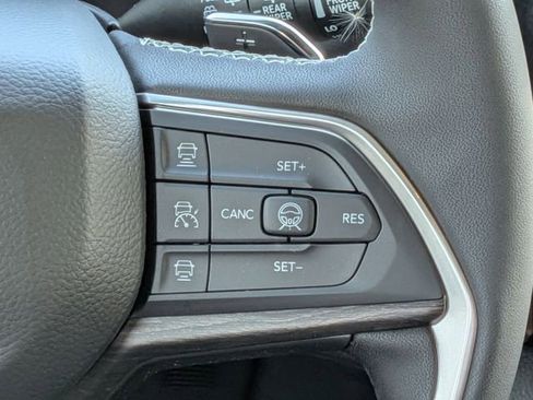 New 2026 Jeep Grand Cherokee Limited w/ Limited Altitude Package AWD/4WD image 20