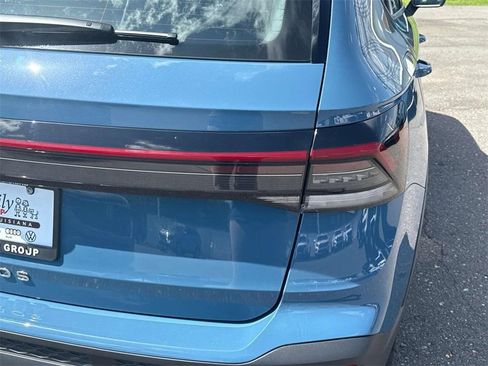 New 2025 Volkswagen Taos S image 9