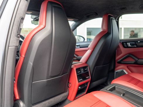 Used 2023 Porsche Cayenne Turbo GT AWD/4WD image 26