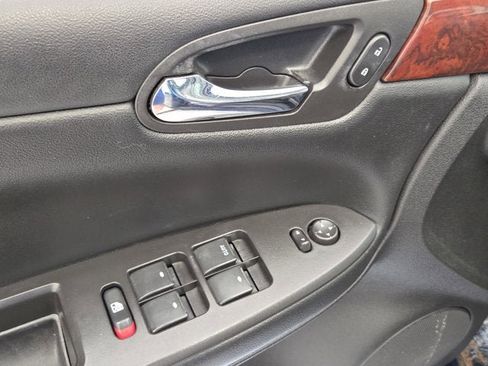 Used 2007 Chevrolet Impala LTZ image 17