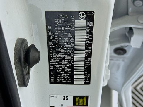 Used 2023 Toyota Corolla LE FWD image 12