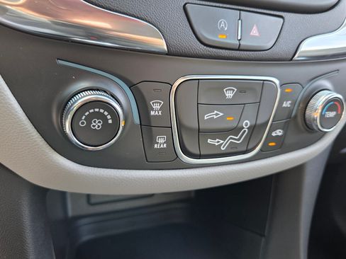 Used 2024 Chevrolet Equinox LS w/ LS Convenience Package FWD image 28