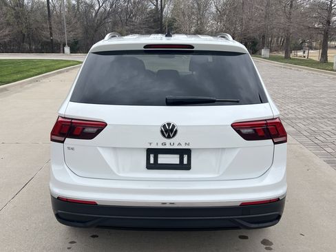 Certified 2023 Volkswagen Tiguan SE image 9