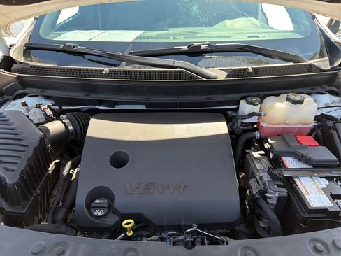 Used 2023 Buick Enclave Essence image 12