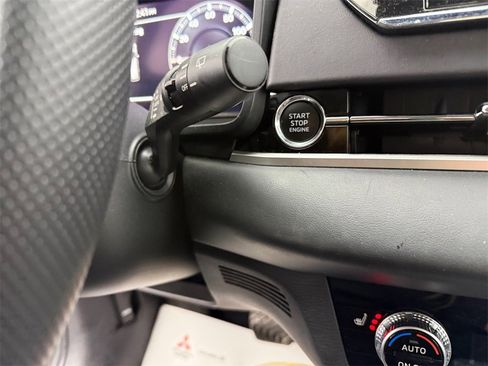 Used 2024 Mitsubishi Outlander SEL image 30