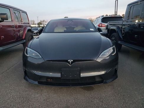 Used 2024 Tesla Model S image 2