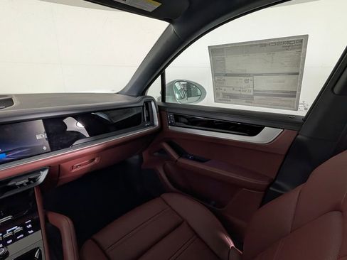 New 2026 Porsche Cayenne Coupe image 23