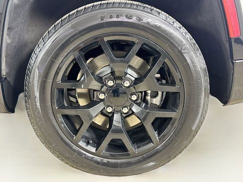 Certified 2025 Jeep Wagoneer 4WD image 27