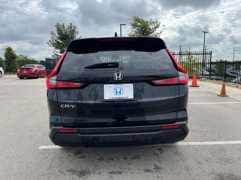 Certified 2025 Honda CR-V EX image 5