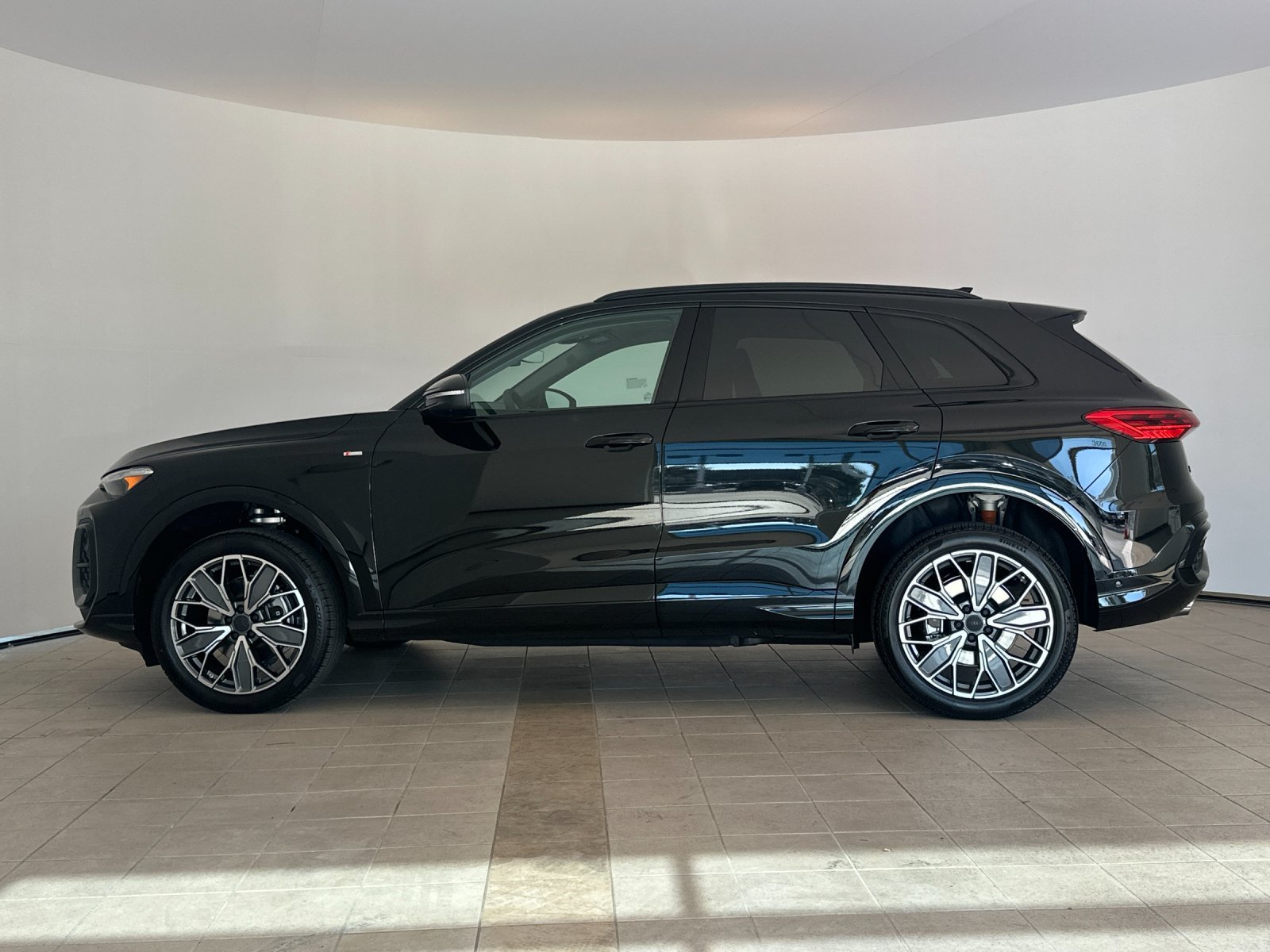 New 2026 Audi Q5 Premium Plus AWD/4WD image 3