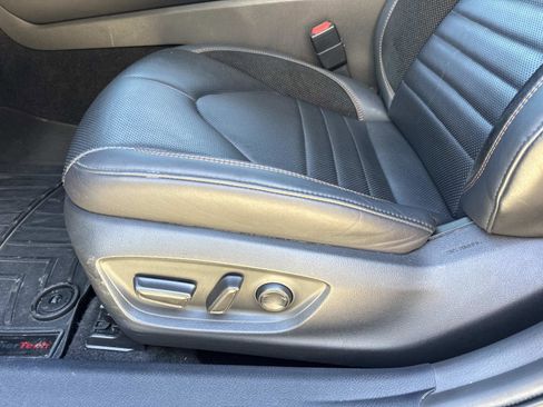 Used 2021 Toyota Avalon XSE w/ Carpet Mat Package (TMS) image 16