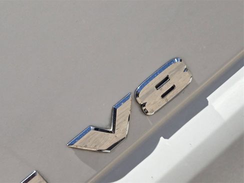 Used 2020 Nissan Titan SL w/ Moonroof Package image 11