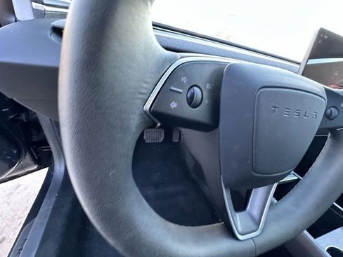 Used 2024 Tesla Model 3 Standard Range image 17