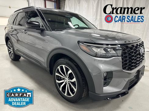 Used 2025 Ford Explorer ST-Line AWD/4WD image 1