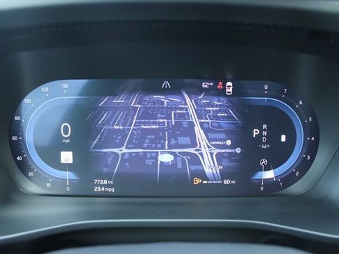 Used 2025 Volvo XC40 B5 Plus image 29