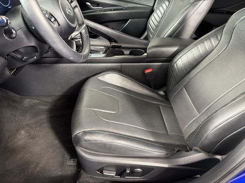 Used 2023 Hyundai Elantra Limited FWD image 11
