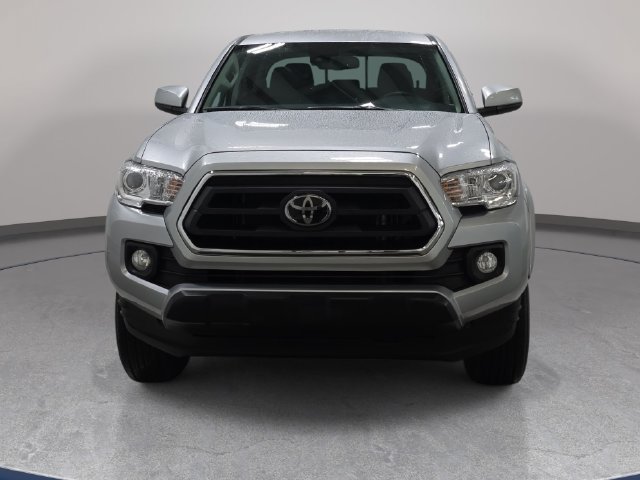Certified 2022 Toyota Tacoma SR5 AWD/4WD image 2