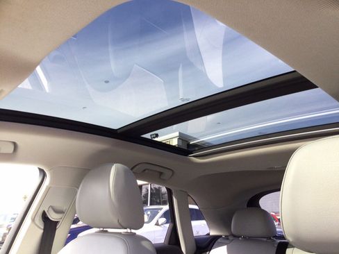 Used 2015 Audi Q3 2.0T Prestige w/ Prestige Package image 37