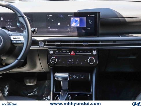 Certified 2025 Hyundai Tucson SEL FWD image 11
