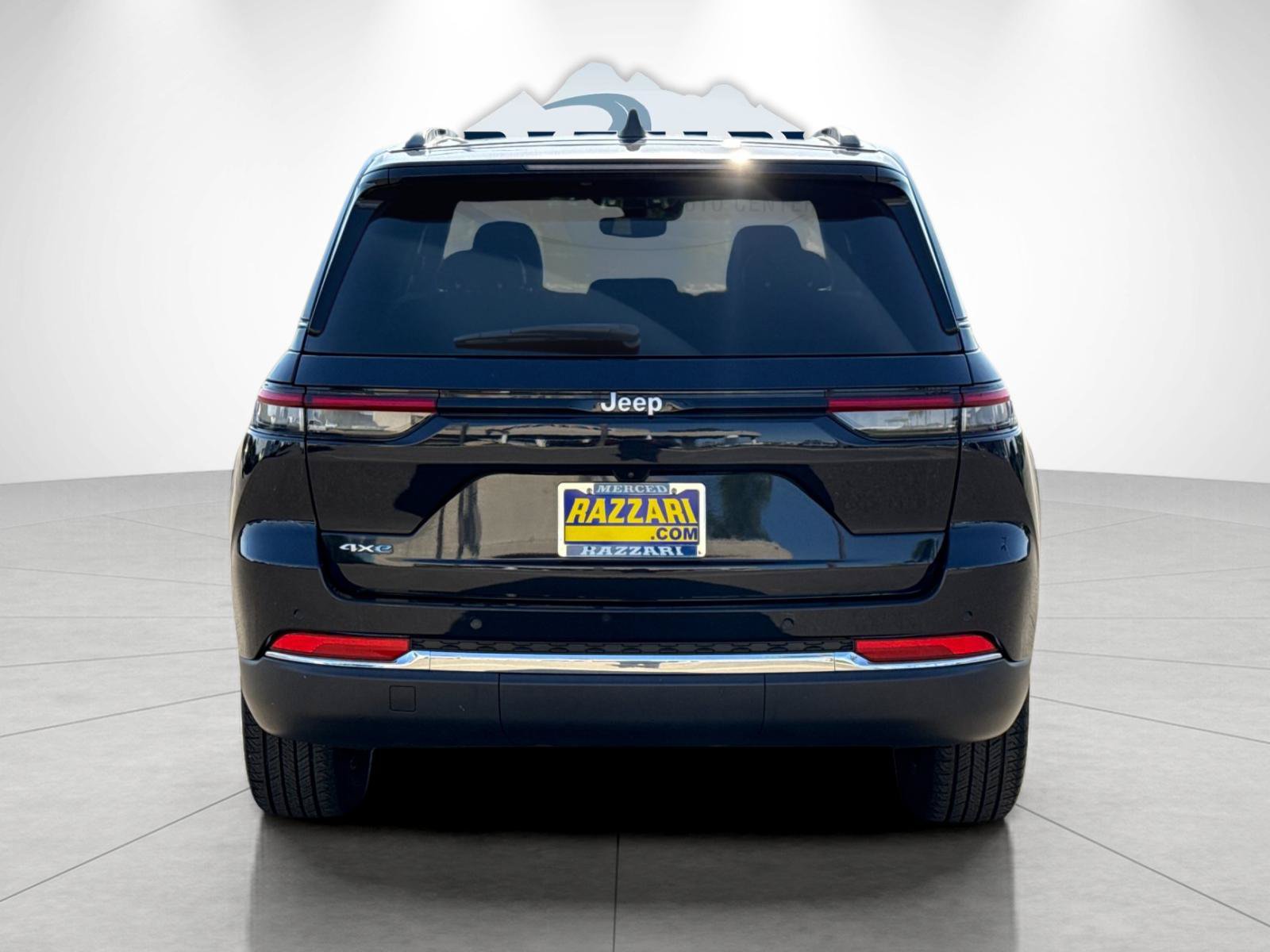 Used 2024 Jeep Grand Cherokee Limited 4xe AWD/4WD image 4