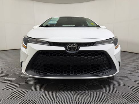Used 2022 Toyota Corolla LE image 5