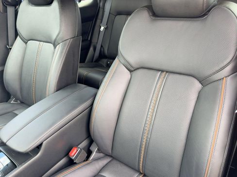 Used 2025 MAZDA CX-50 AWD 2.5 Hybrid w/ Premium Pkg image 23